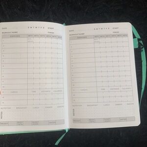 Almost BRAND NEW green ‘Amazon’ fitness journal